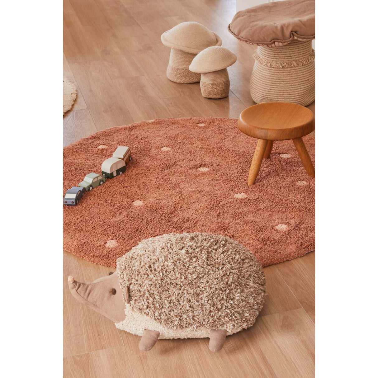 Round Dot Chestnut Washable Rug