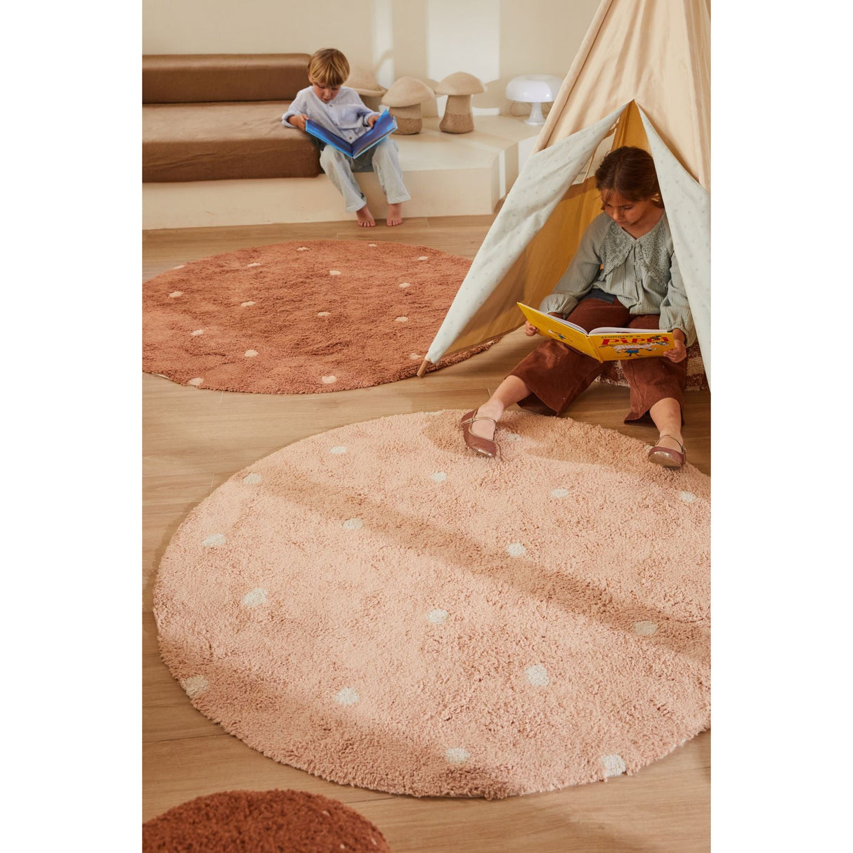 Round Dot Chestnut Washable Rug