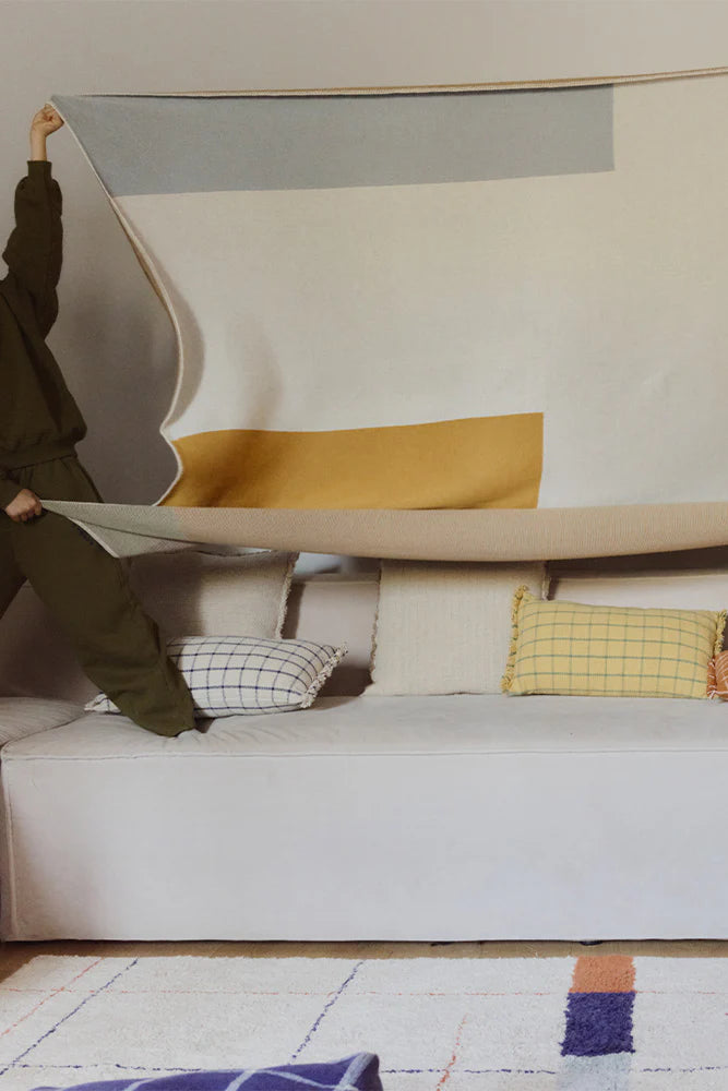 KNITTED BLANKET COLOR COMPOSITION - Rugs by Roo