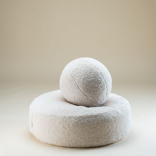 Ball Cream White Cushion