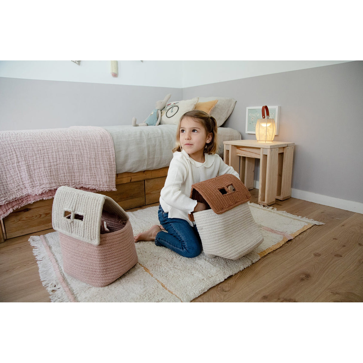 Eco-City Vintage Nude House Basket