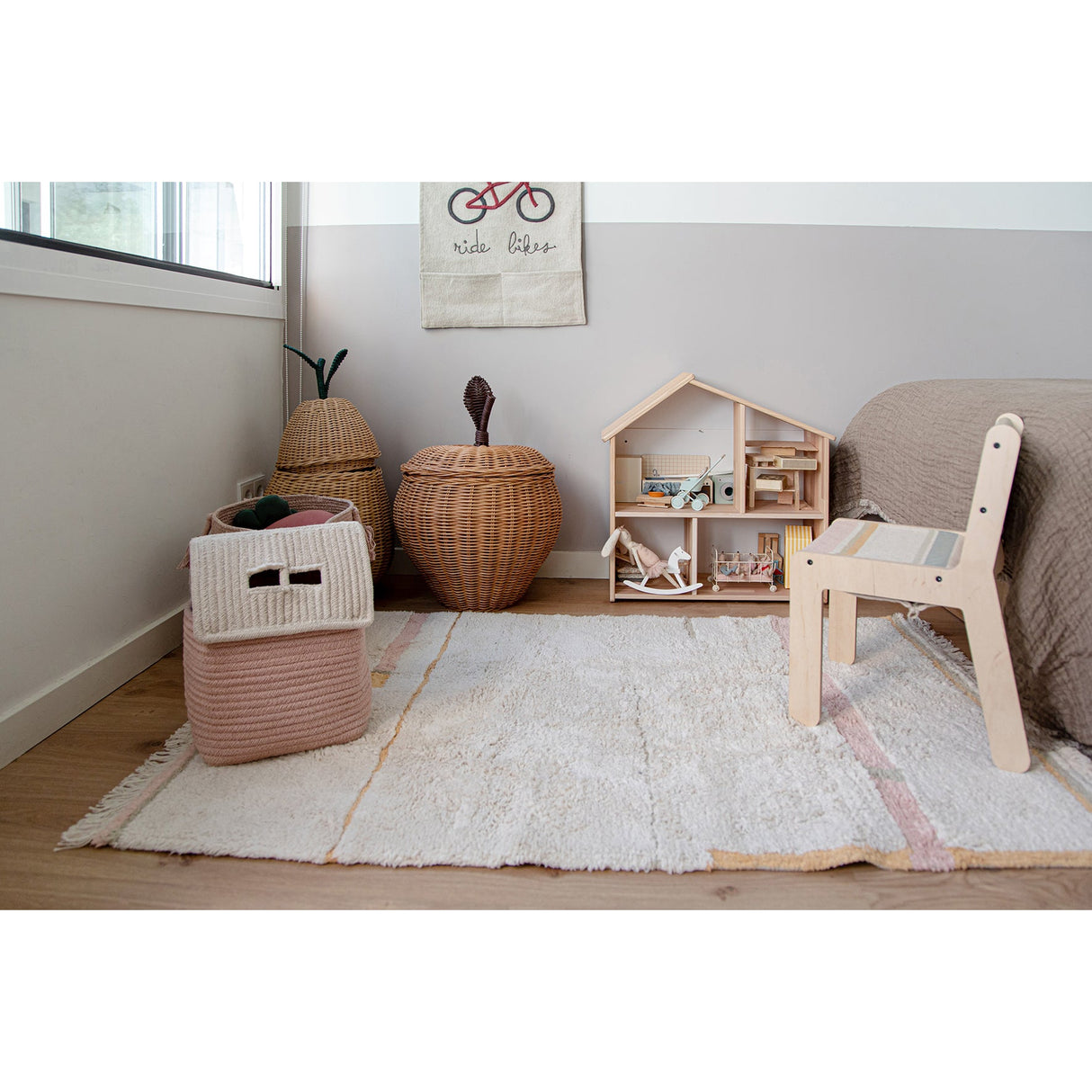 Eco-City Vintage Nude House Basket