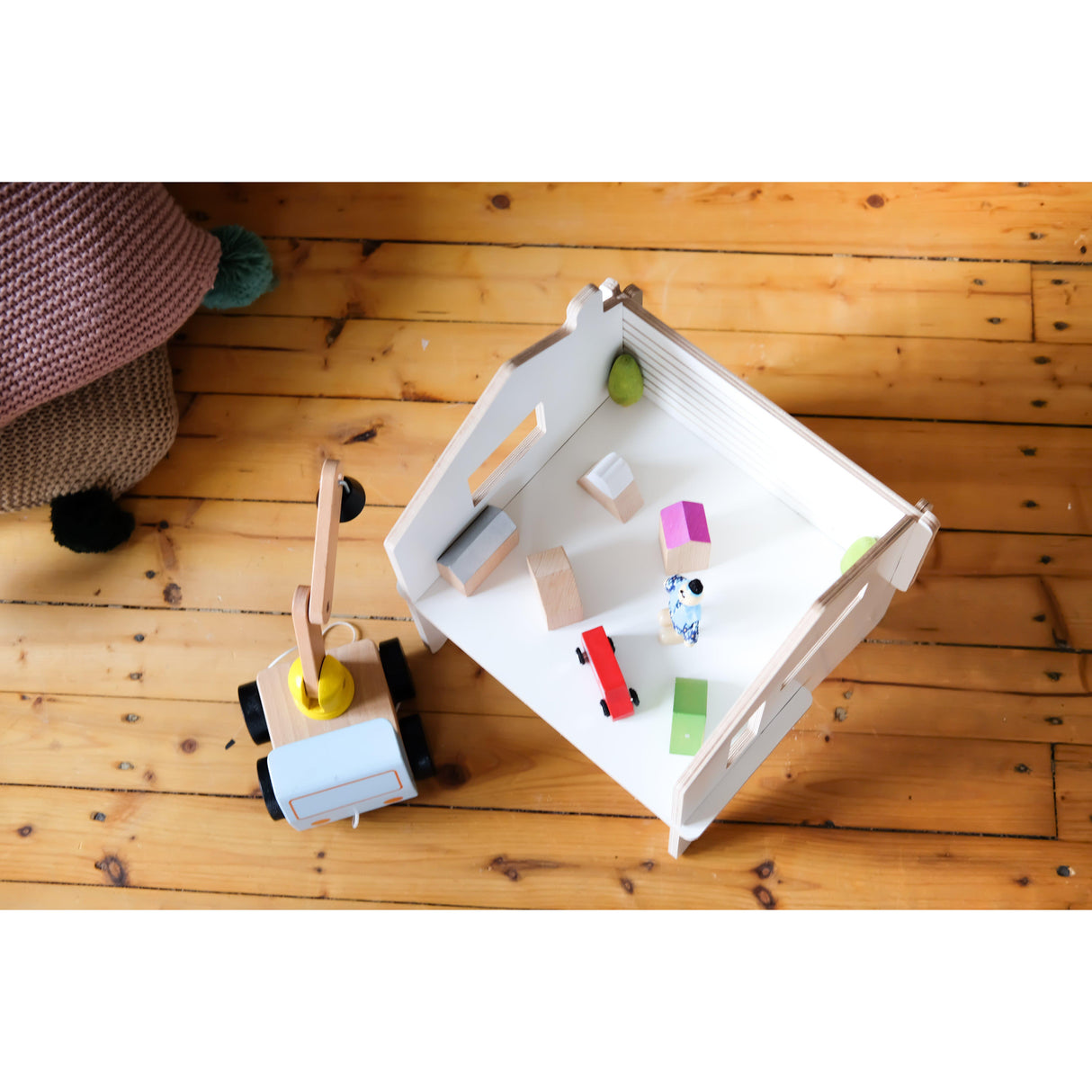 Rugs by Roo | Lakaluk Wooden Kids' Chair Dollhouse Shelf-1119