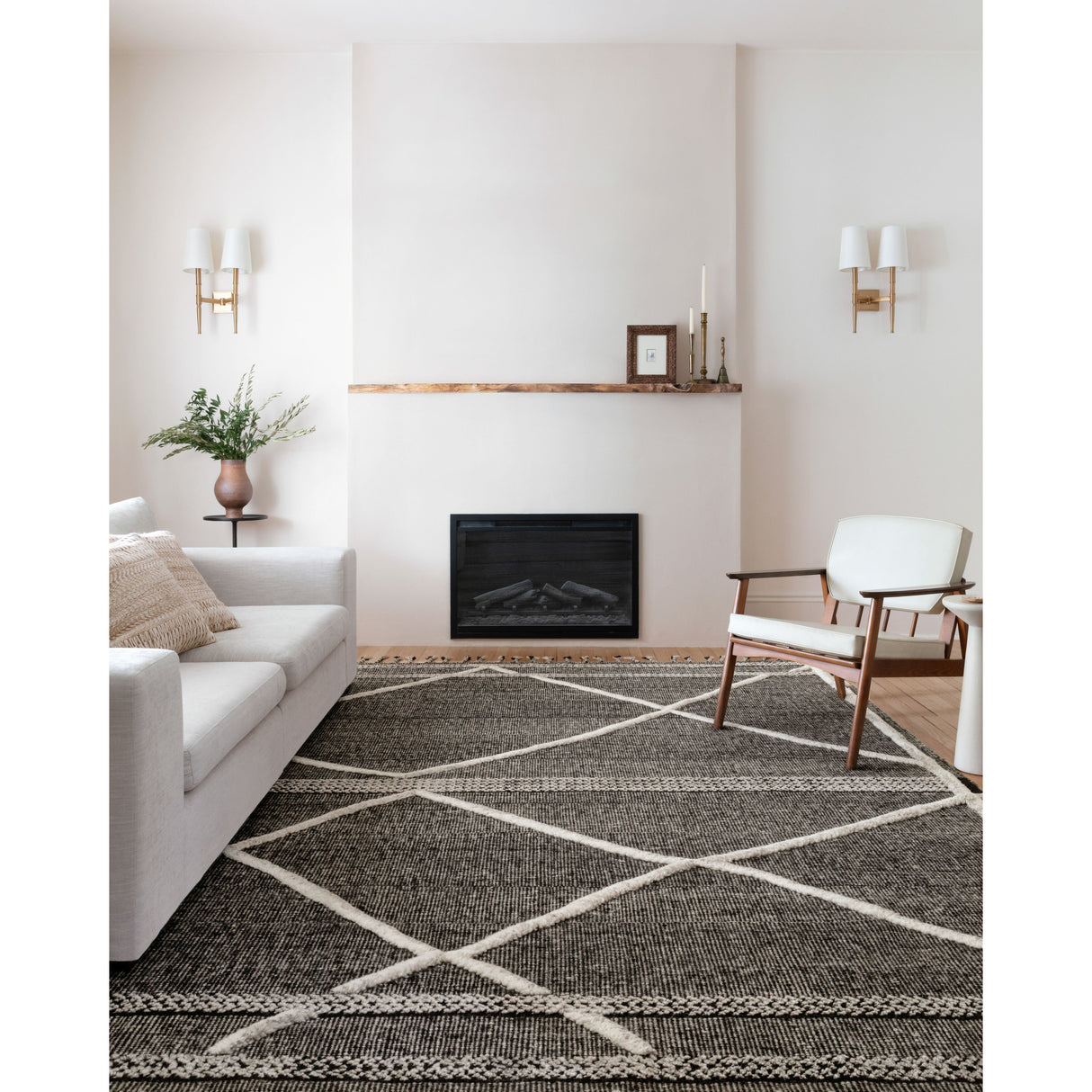 Rugs by Roo Loloi Iman Beige Charcoal Area Rug in size 2' 0" x 3' 0"