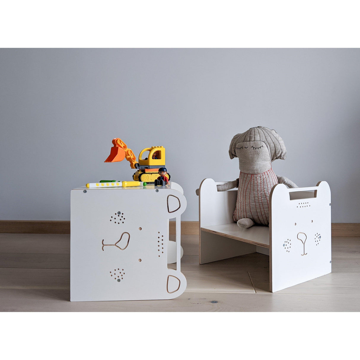 Rugs by Roo | Lakaluk Wooden Cube Chair-1120