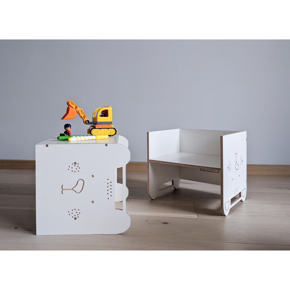 Rugs by Roo | Lakaluk Wooden Cube Chair-1120