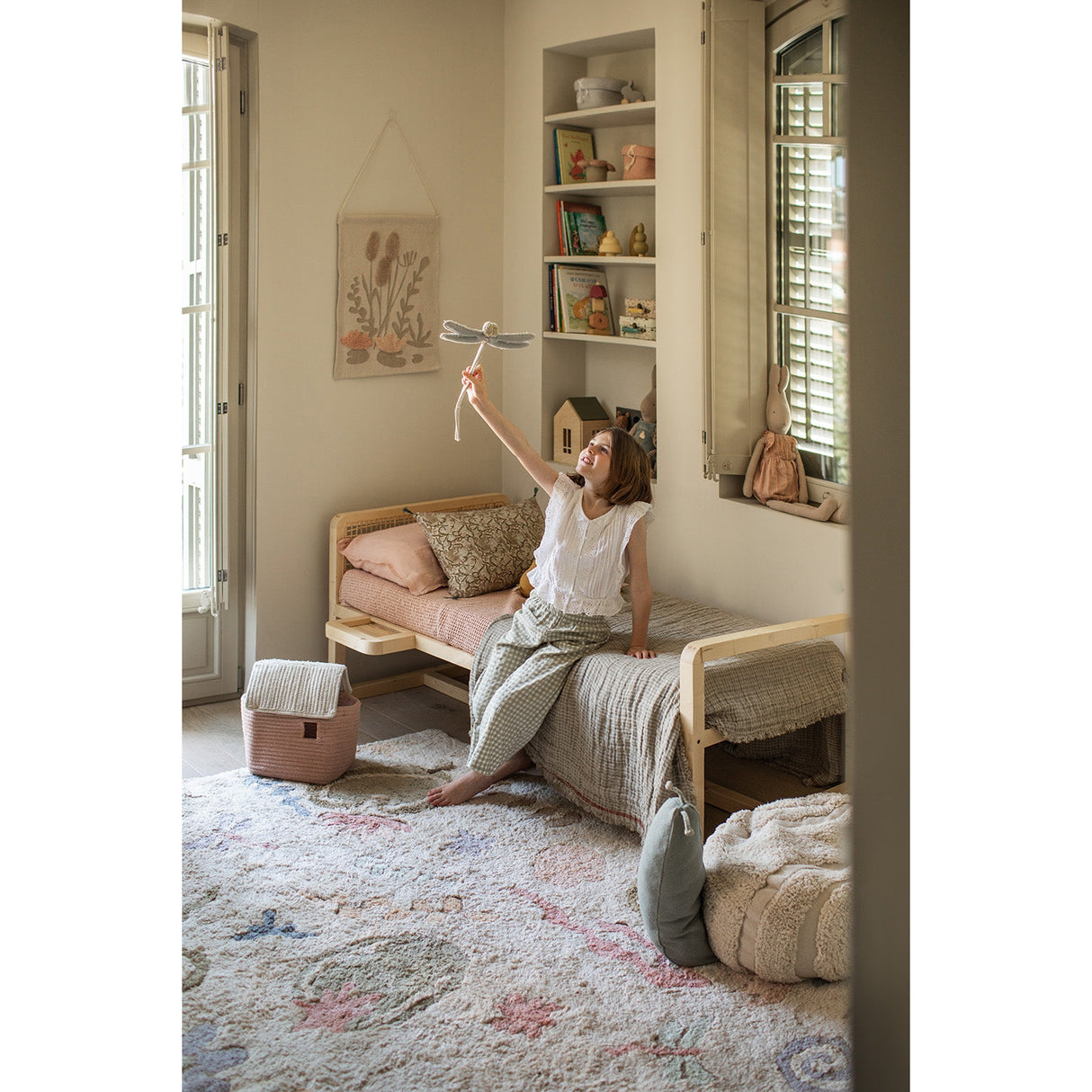 Fantasy Garden Mr Snail Pouf