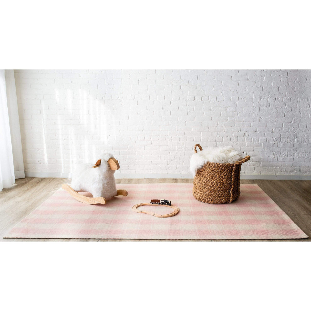 Rugs by Roo | Momeni Marlborough Charles Pink Area Rug-MARLBMLB-1PNK2030