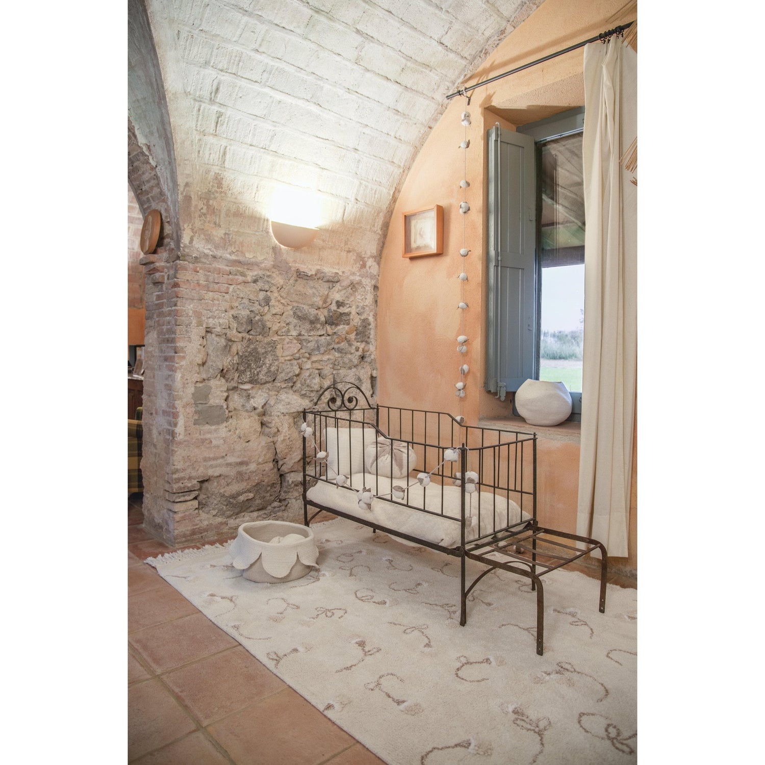 Rugs by Roo | Lorena Canals Petals Ivory Natural Basket-BSK-PETALS-IVO